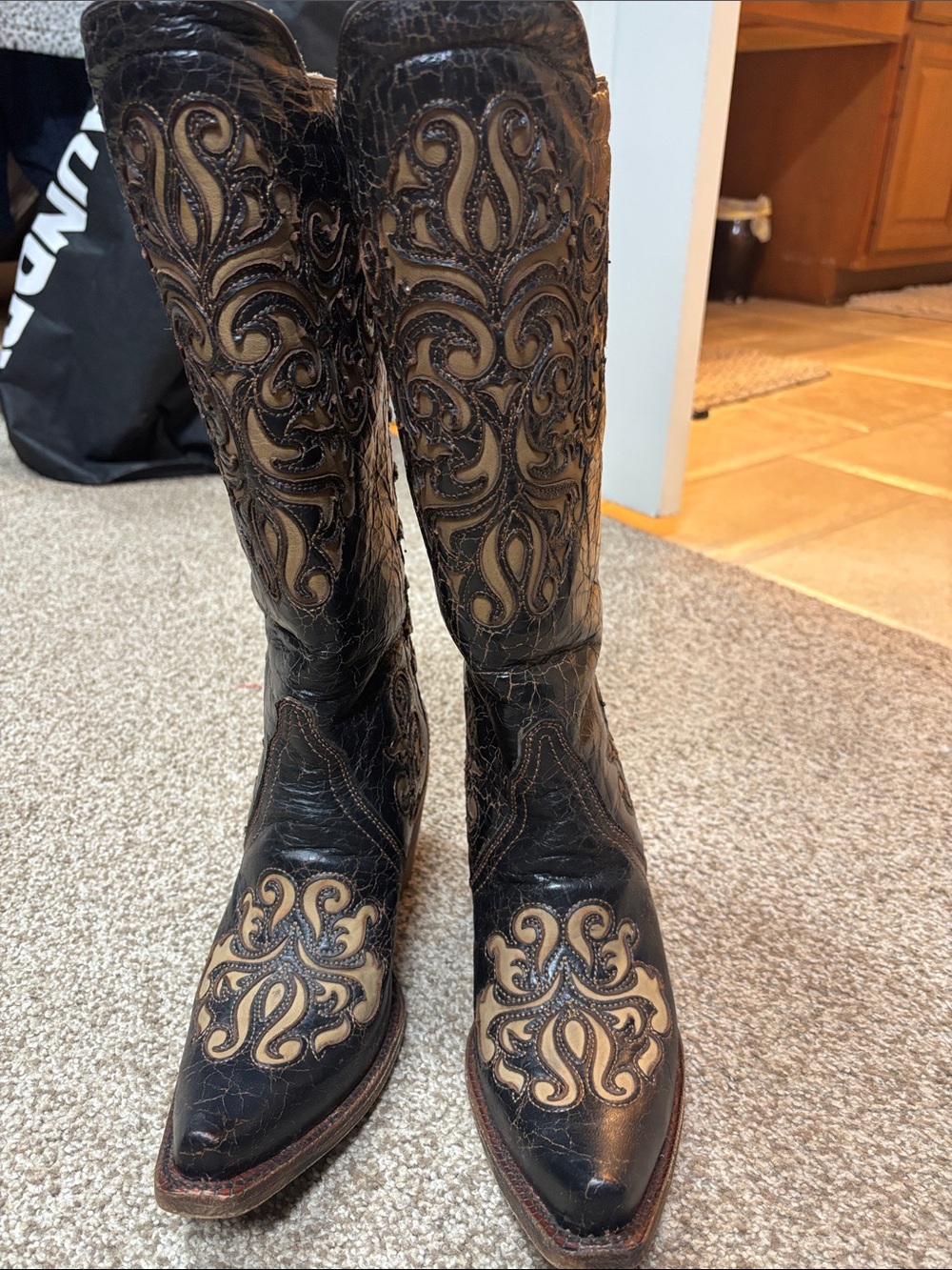 Corral Boots Embroidered Black and Tan Knee-High Heeled Snip Toe Boots - 7.5 - Picture 2 of 14